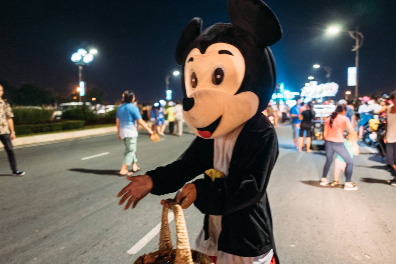 許可とか取ってない着ぐるみの人たちはだいたい素手 な件 奇界の車窓から エステーq